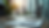 Vue en plongée d’un bureau avec des documents financiers et un ordinateur portable