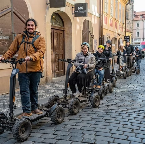 דניאל ונתן - רייזרים.jpg