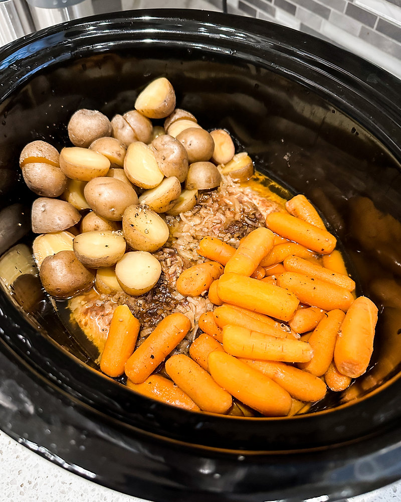 CROCKPOT TURKEY TENDERLOIN WITH POTATOES AND CARROTS
