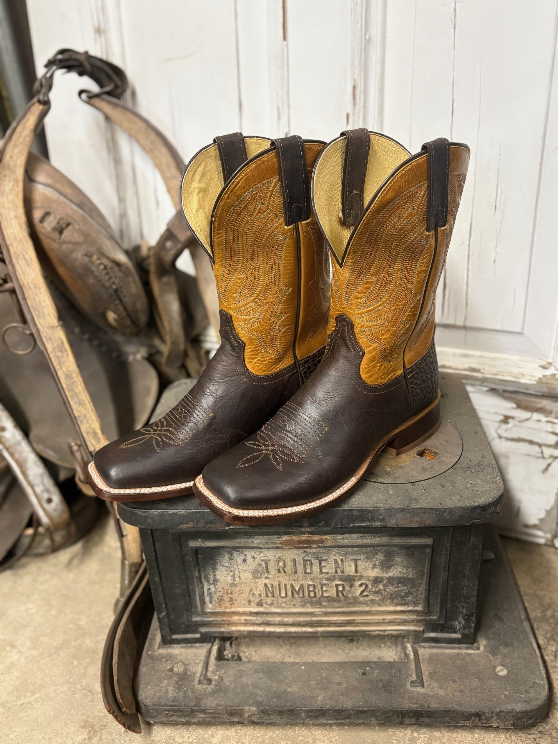 Tony Lama Men's Asher 11" Dark Brown Tangerine Cowhide Boot SA2012