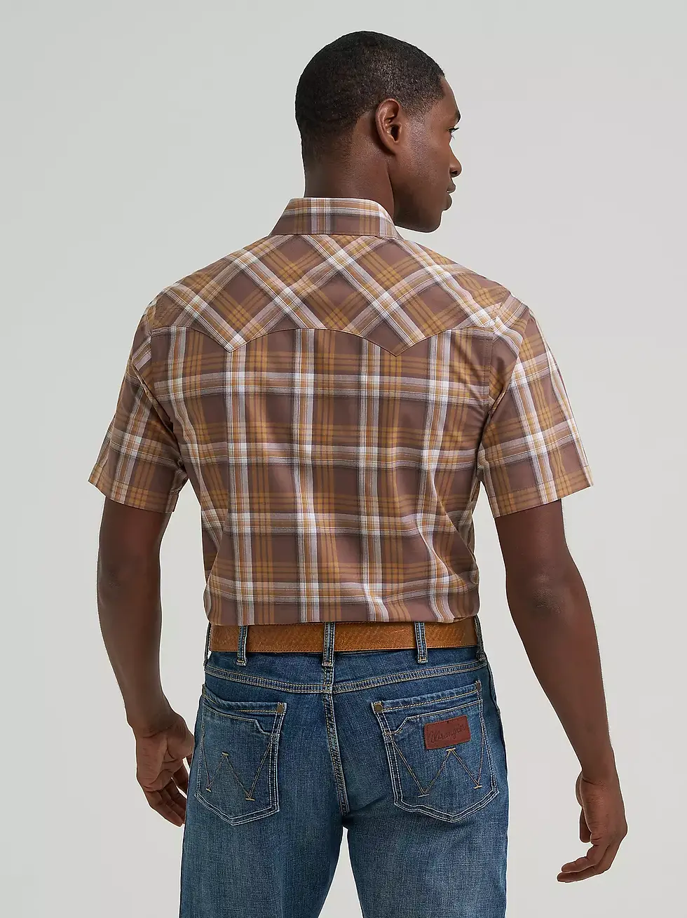 Thumbnail: Wrangler Men's Retro Brown Plaid Snap Shirt