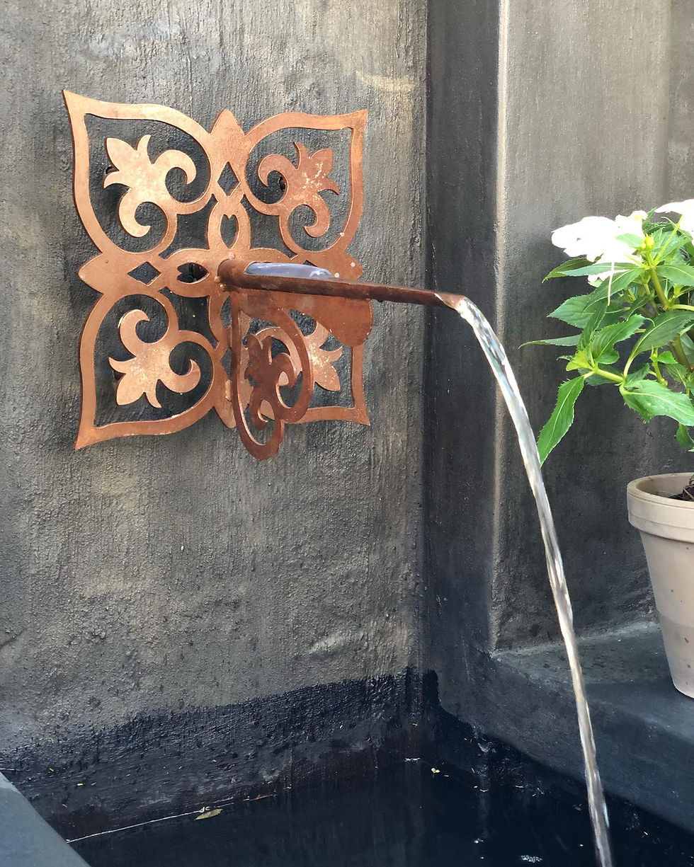 Thumbnail: French Square Water Spout