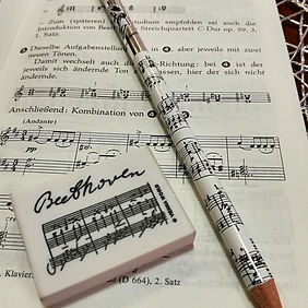 Želite samo jednu pesmu da naučite da svirate?