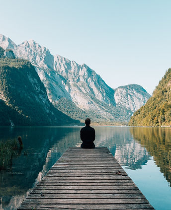 Photo that links users to my Solo Travel Tips blog post