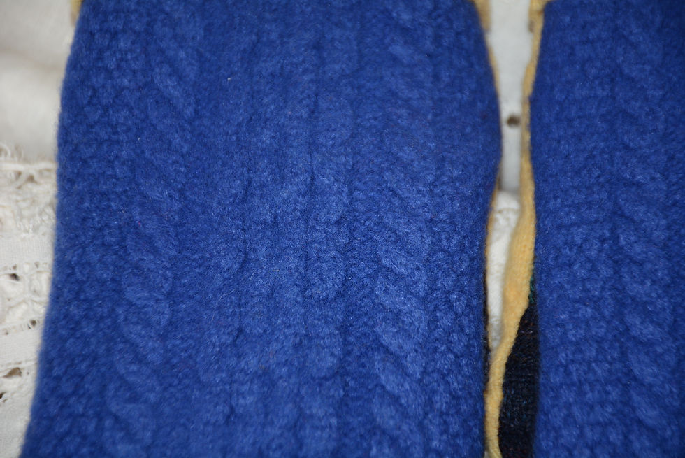 Thumbnail: Vermont mittens Slava Ukraine Size Large