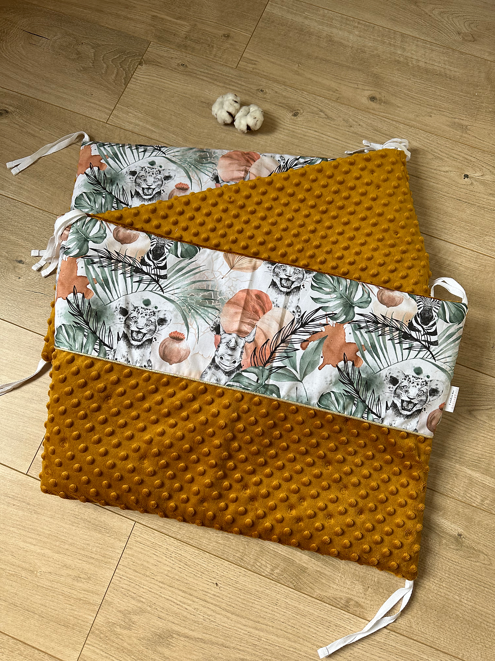 Miniature : Tour de lit