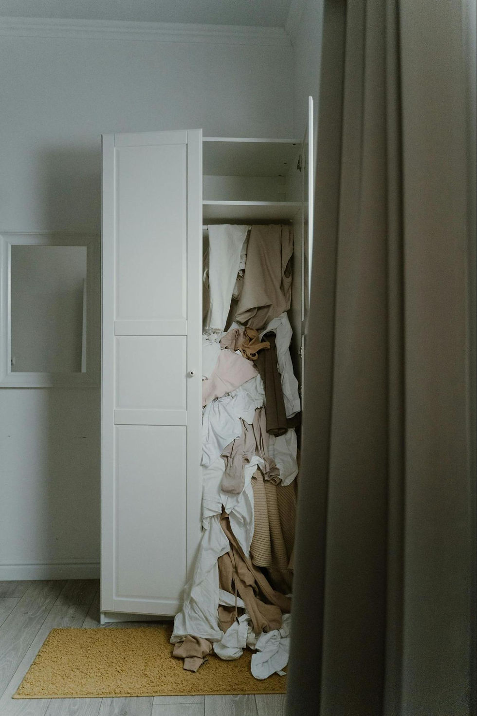 Space-saving storage