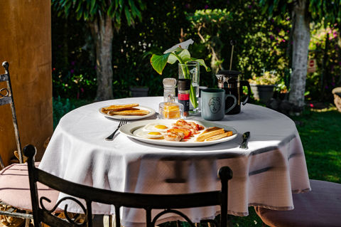Enjoy our hot English breakfast at R95 per person which includes a complimentary coffee, tea or orange juice.