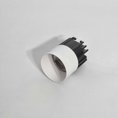 K50-9056 er vår innsparklingsmodell. Denne har helt rette / skarpe linjer fra tak over i spotten.
Cut = Ø65mm – ELLER så kan du benytte våres forsenknings bor til hele ringen.
Dimmensjon = ø90 x h56mm