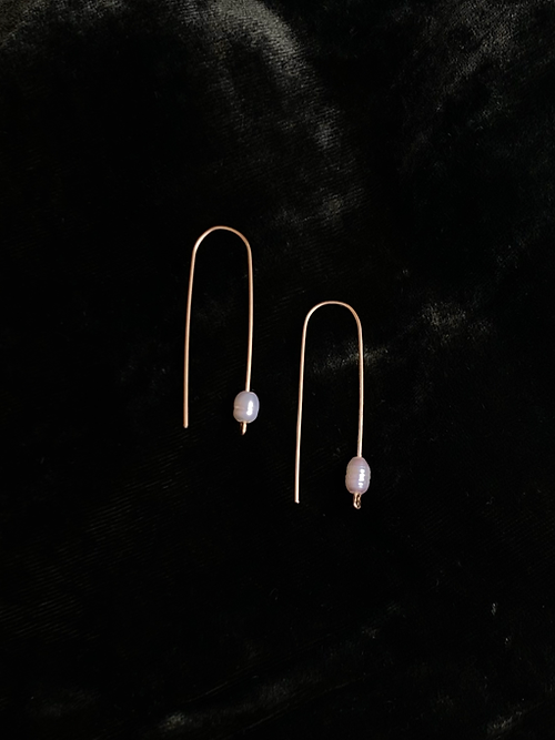 Dyrhólaey Gold with Pearl. Size L