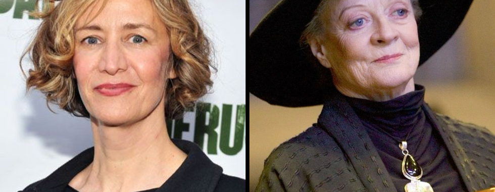 Duas mulheres brancas uma do lado da outra