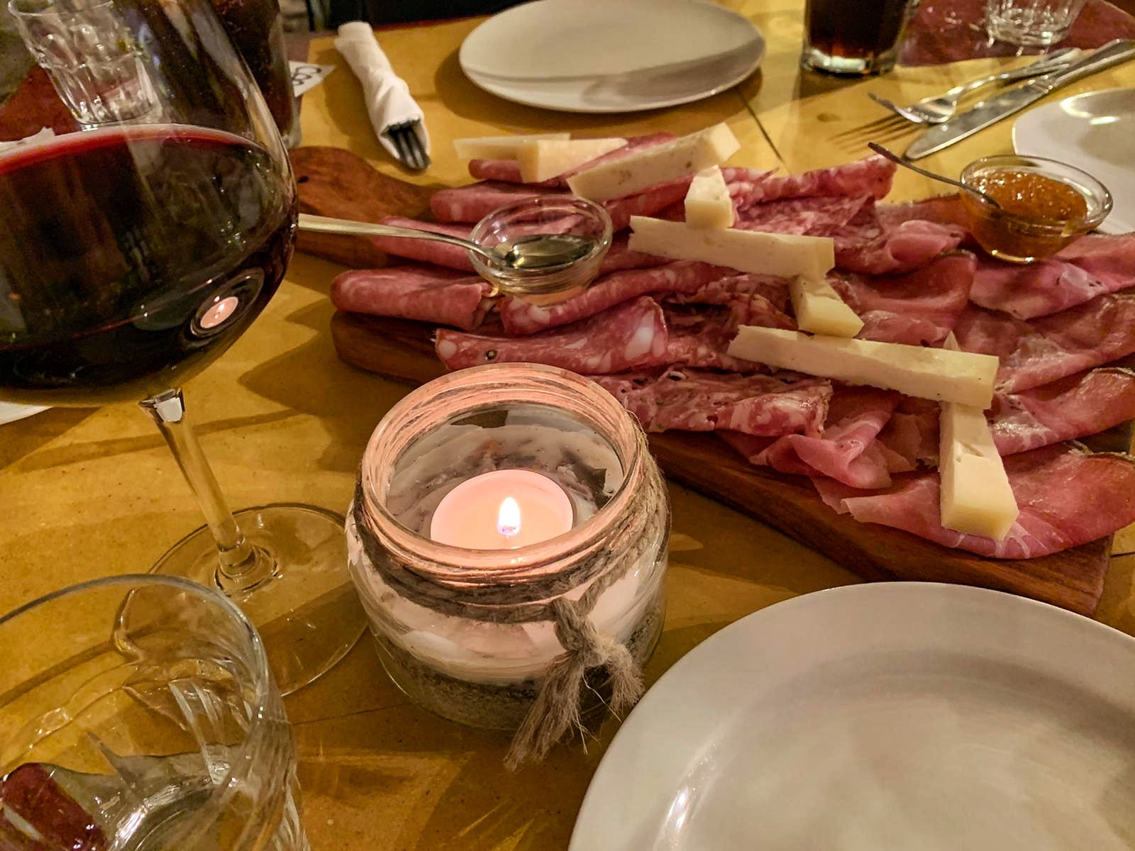 Fiaschemberg - Taglieri toscani e buon vino a Prato