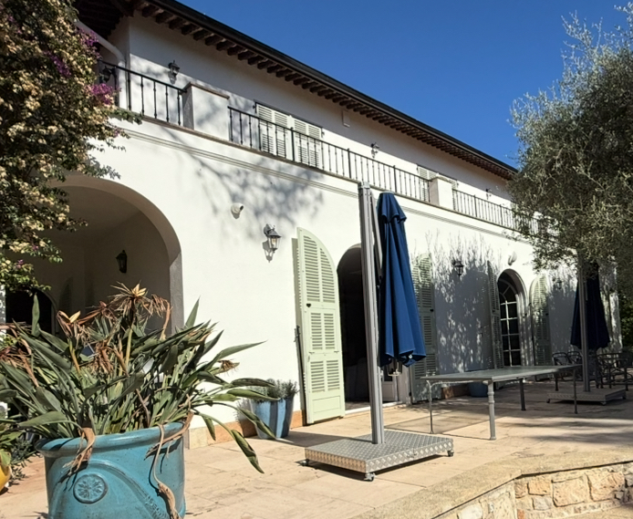 a placeholder image.