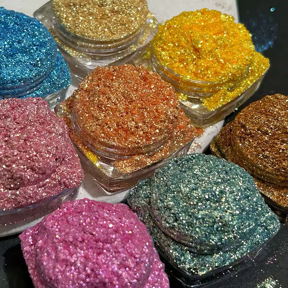 Thumbnail: Fluffy Shimmery Glitters Smooth & Reflective
