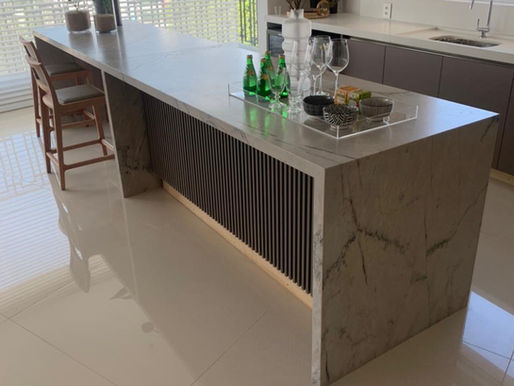 Estética incomparável da Ilha na Cozinha, Projeto dos arquitetos Adriana Mundim e Fernando Galvão!