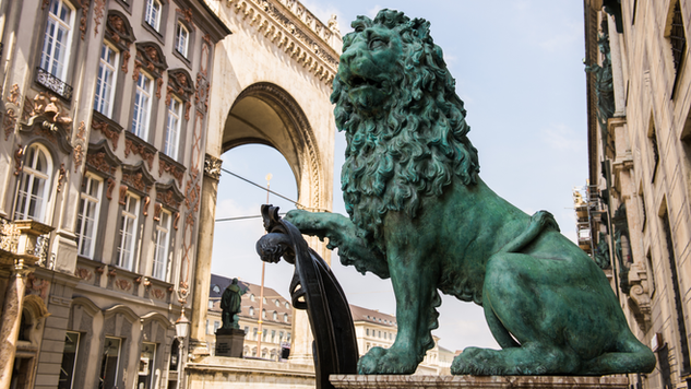 A bronze lion statue in Munich