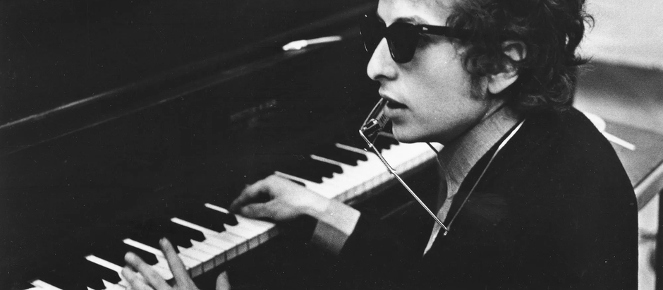 Bob Dylan Playing Piano