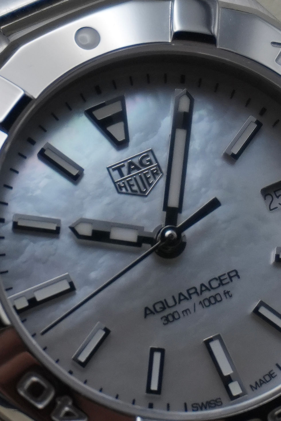 Thumbnail: Ladies TAG Heuer Aquaracer Mother of Pearl Dial 27mm - WBD1411