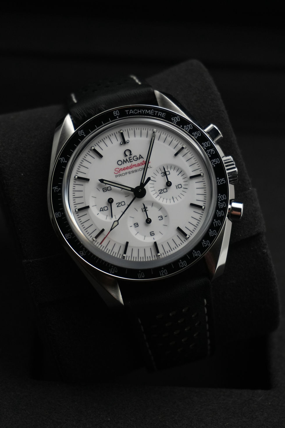 Thumbnail: OMEGA Speedmaster Moonwatch Professional 42mm White Dial - 310.32.42.50.04.002