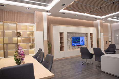 Design Of Best olarak, Sancak Ecza yönetici ofislerinin tasarım ve uygulama sürecini tamamladık. Bu projede, yöneticilerin verimliliğini artıracak işlevsel ve şık bir atmosfer sunarak modern ve prestijli bir çalışma alanı yaratmayı hedefledik.
Proje kapsamında şunlar yer aldı:
Ergonomik ofis mobilyaları,
Özel tasarım toplantı odaları,
Modern çalışma alanları,
Fonksiyonel depolama çözümleri.
Sancak Ecza'nın kurumsal kimliğiyle uyumlu, profesyonel ve etkili bir atmosfer yaratmayı hedefledik. Bu proje, yöneticilere verimli, konforlu ve prestijli bir çalışma ortamı sağlamak üzere tasarlandı.