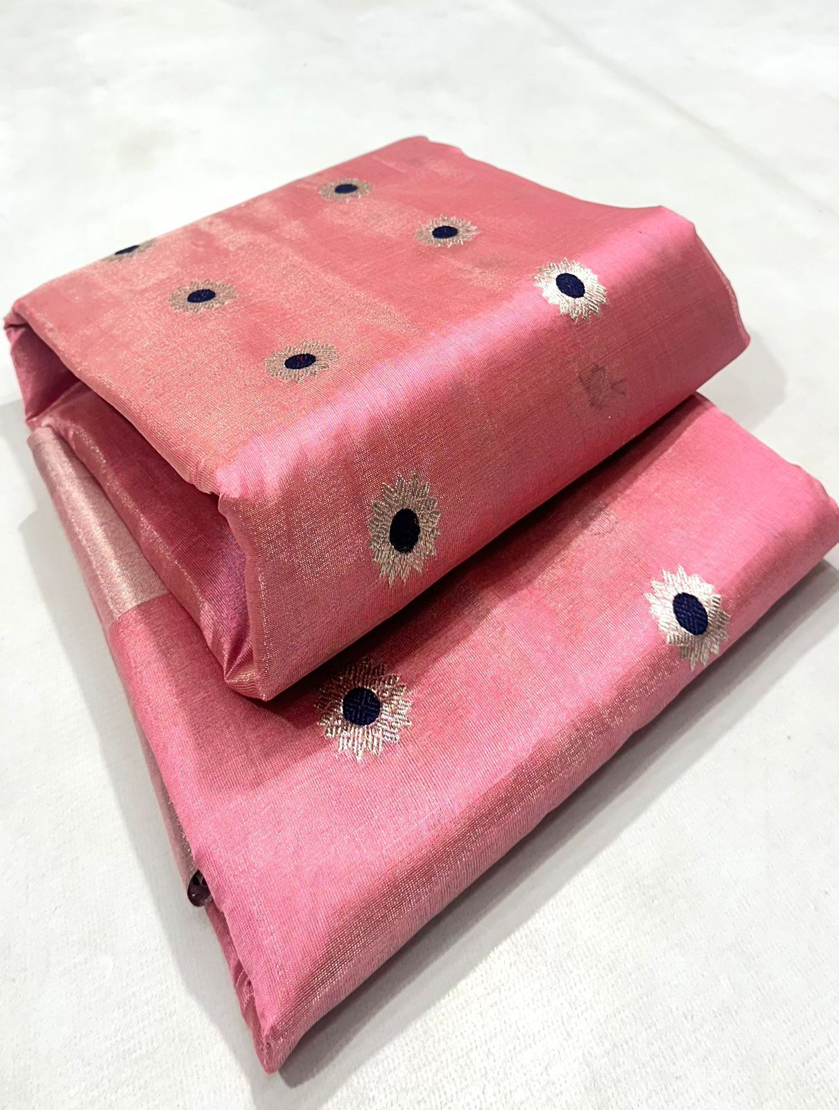 Luxurious Chanderi Handloom Traditional Pattu Soft Silk Tissue Saree