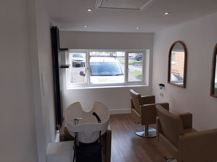 Garage converted into a private beauty salon in Great Paxton, photo 9