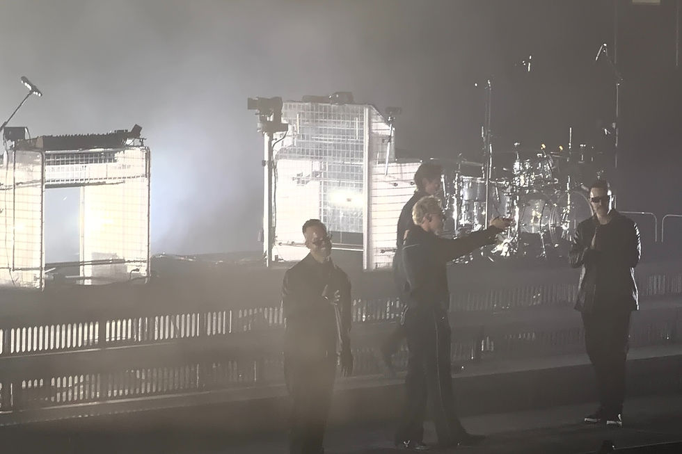 Rüfüs Du Sol Ignite Düsseldorf with a Cinematic Opening Night to Their Biggest European Tour