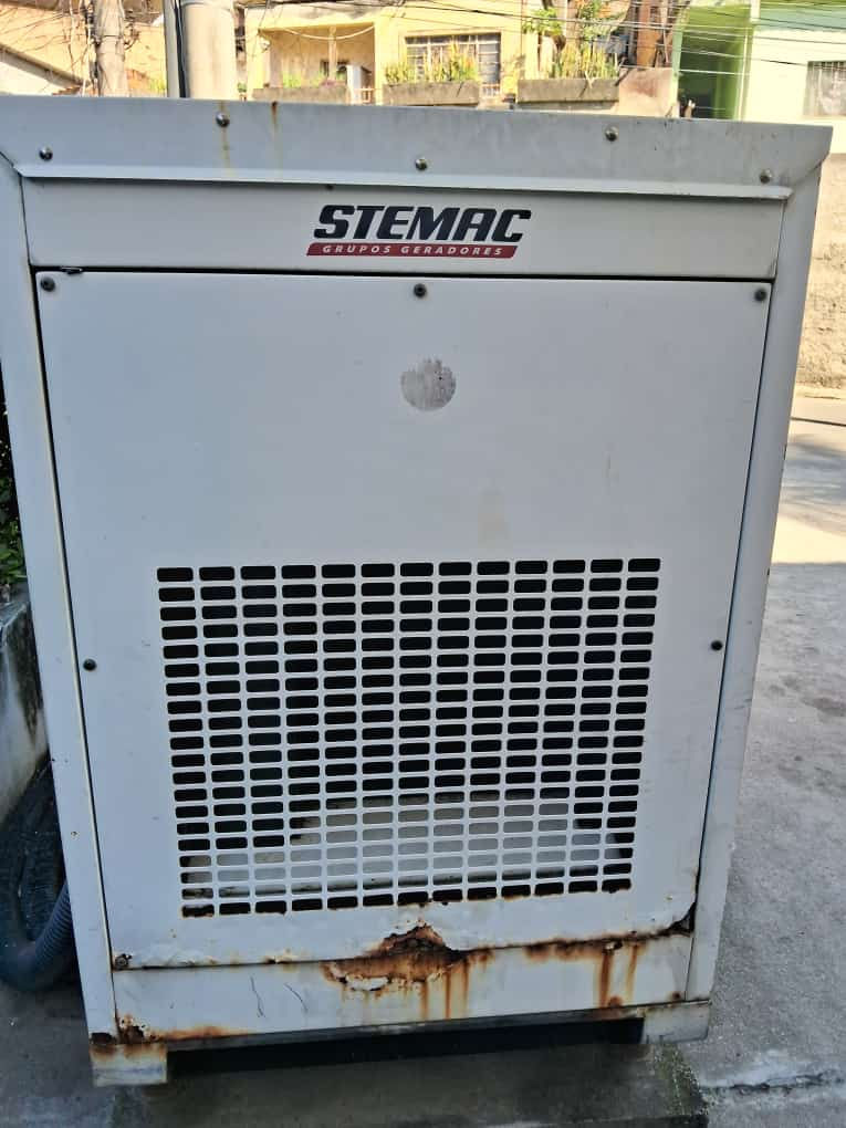 Miniatura: GRUPO GERADOR CABINADO E SILENCIADO,POTÊNCIA DE 105 KWA. ANO 2012.