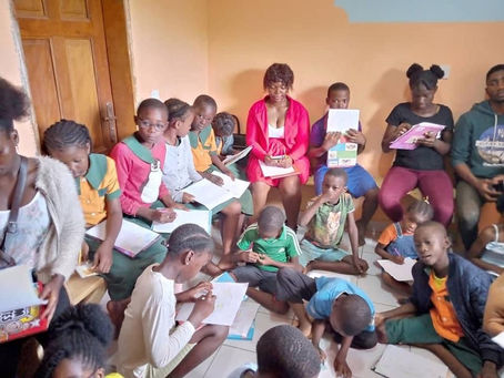 Writing and reading activities with the author Danielle Eyango