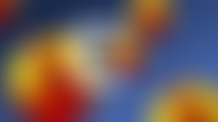 Imagen conceptual que representa la fusión visual de las identidades de Sphere Studio y Wix, con esferas en tonos rojo y amarillo sobre fondo azul y el logotipo de Wix en el centro, simbolizando su integración en el mercado español.