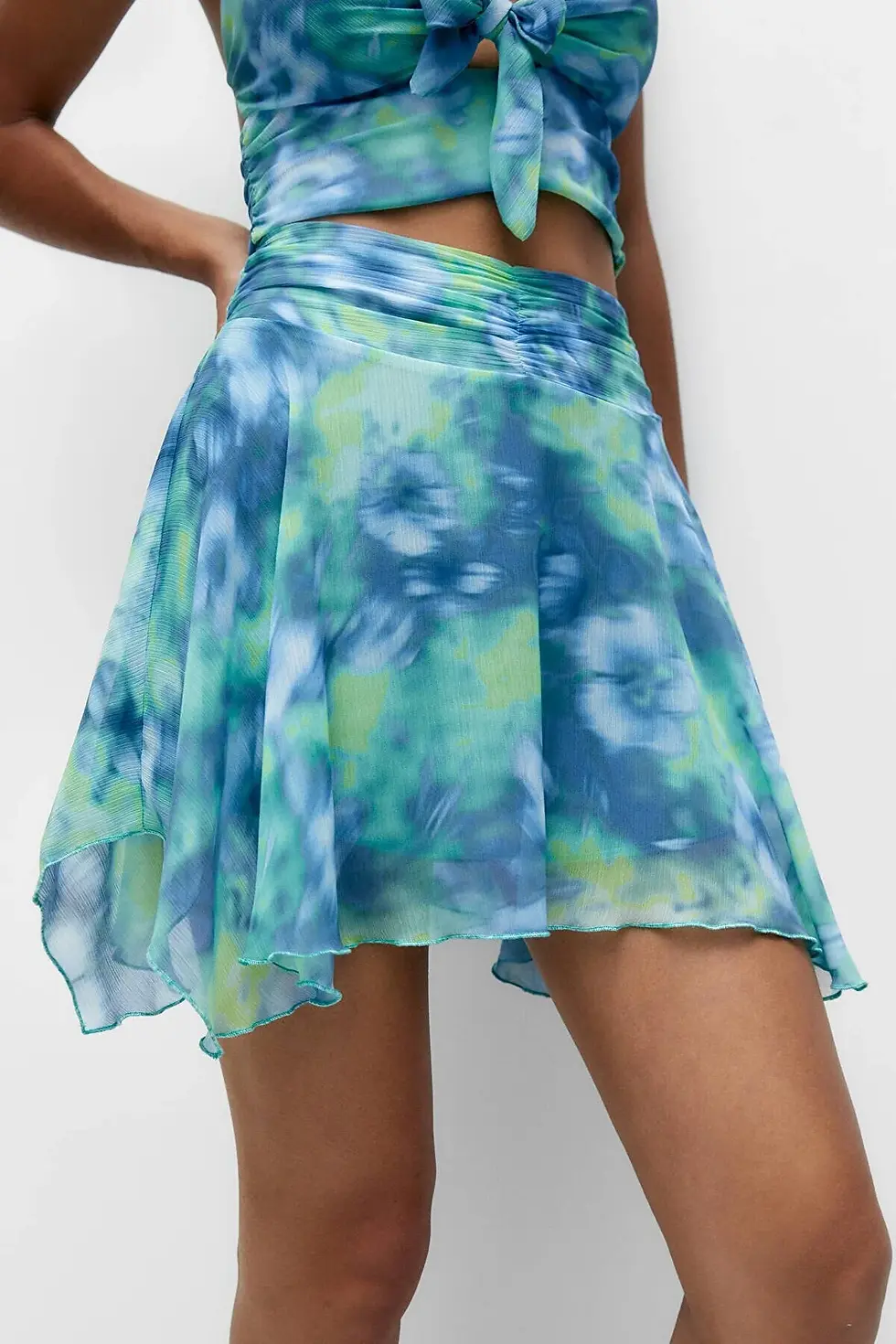 Thumbnail: Pull & Bear Desenli şifon mini etek