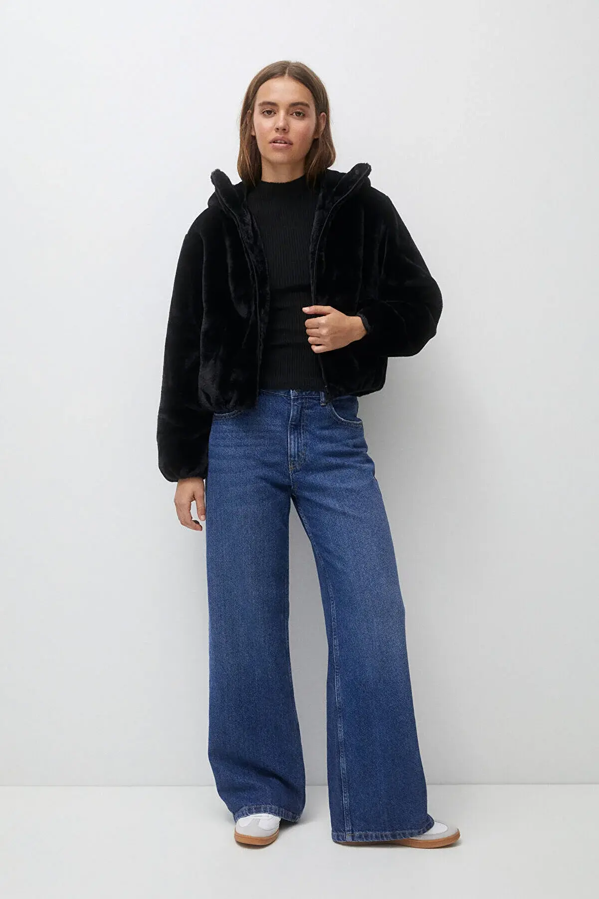 Pull & Bear Kapüşonlu suni kürk mont