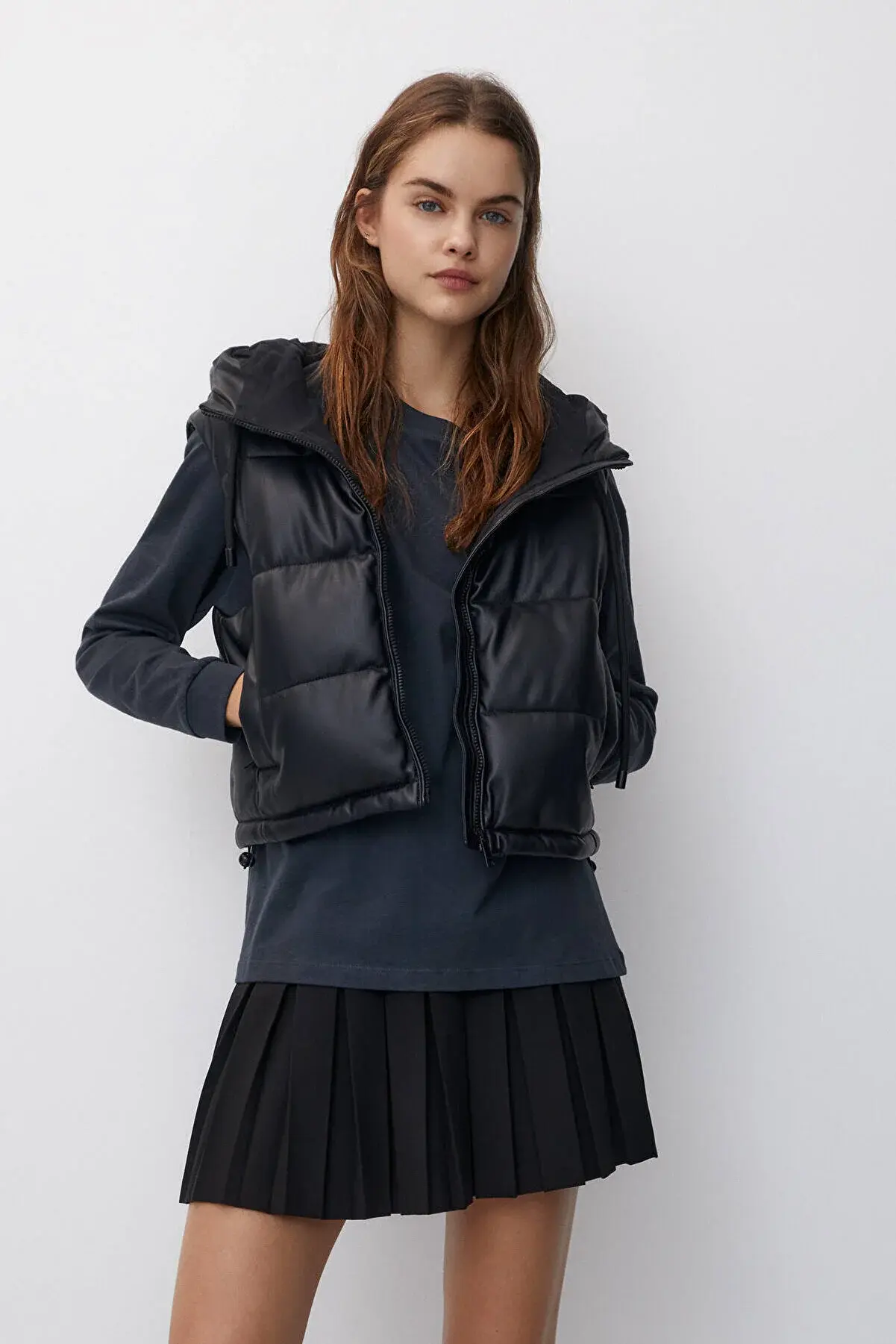 Pull & Bear Kısa suni deri şişme yelek