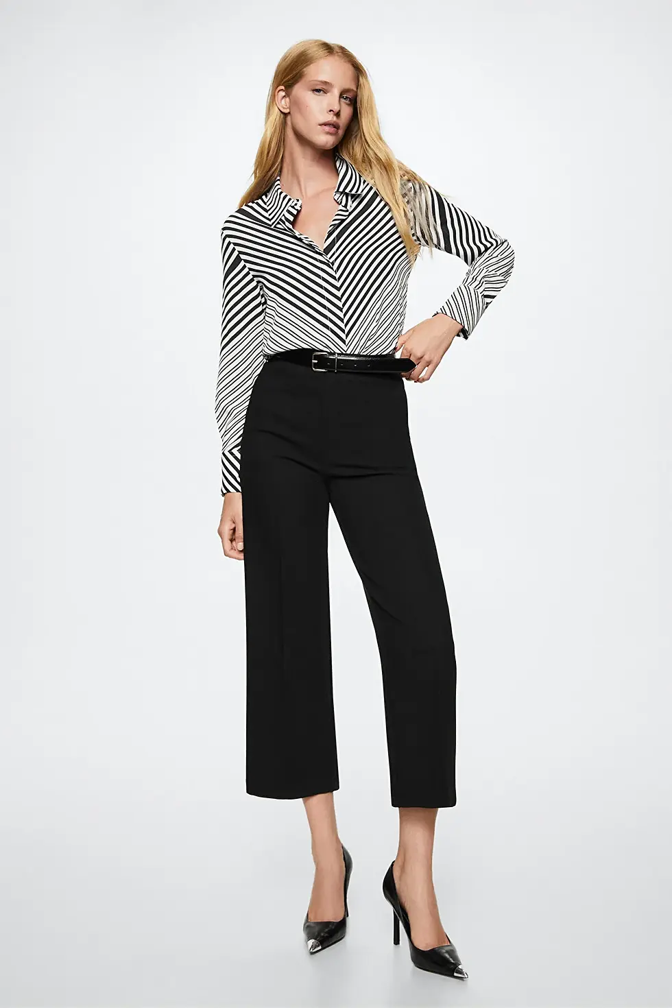 Thumbnail: MANGO Kadın Kömür Karası Gömlek