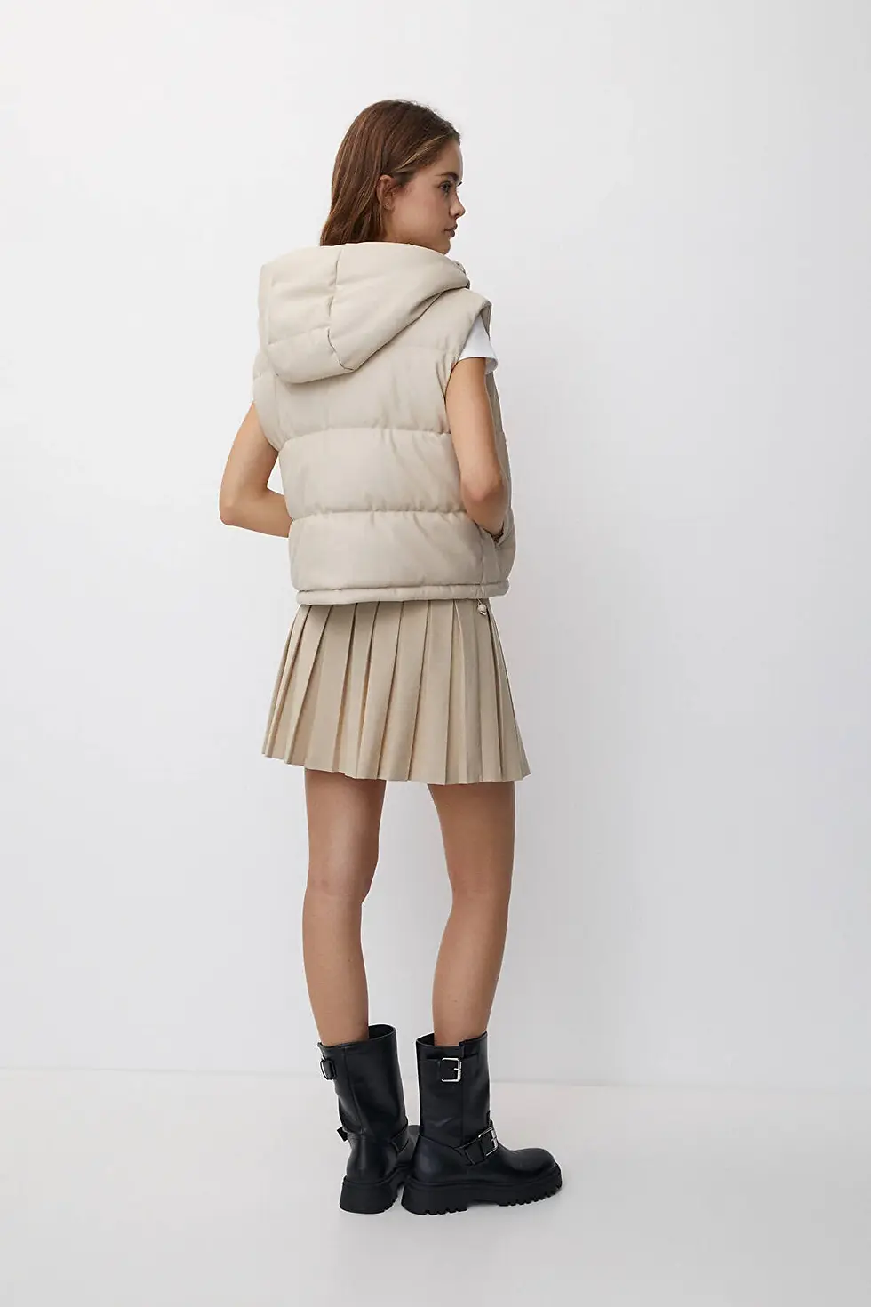 Thumbnail: Pull & Bear Kısa suni deri şişme yelek