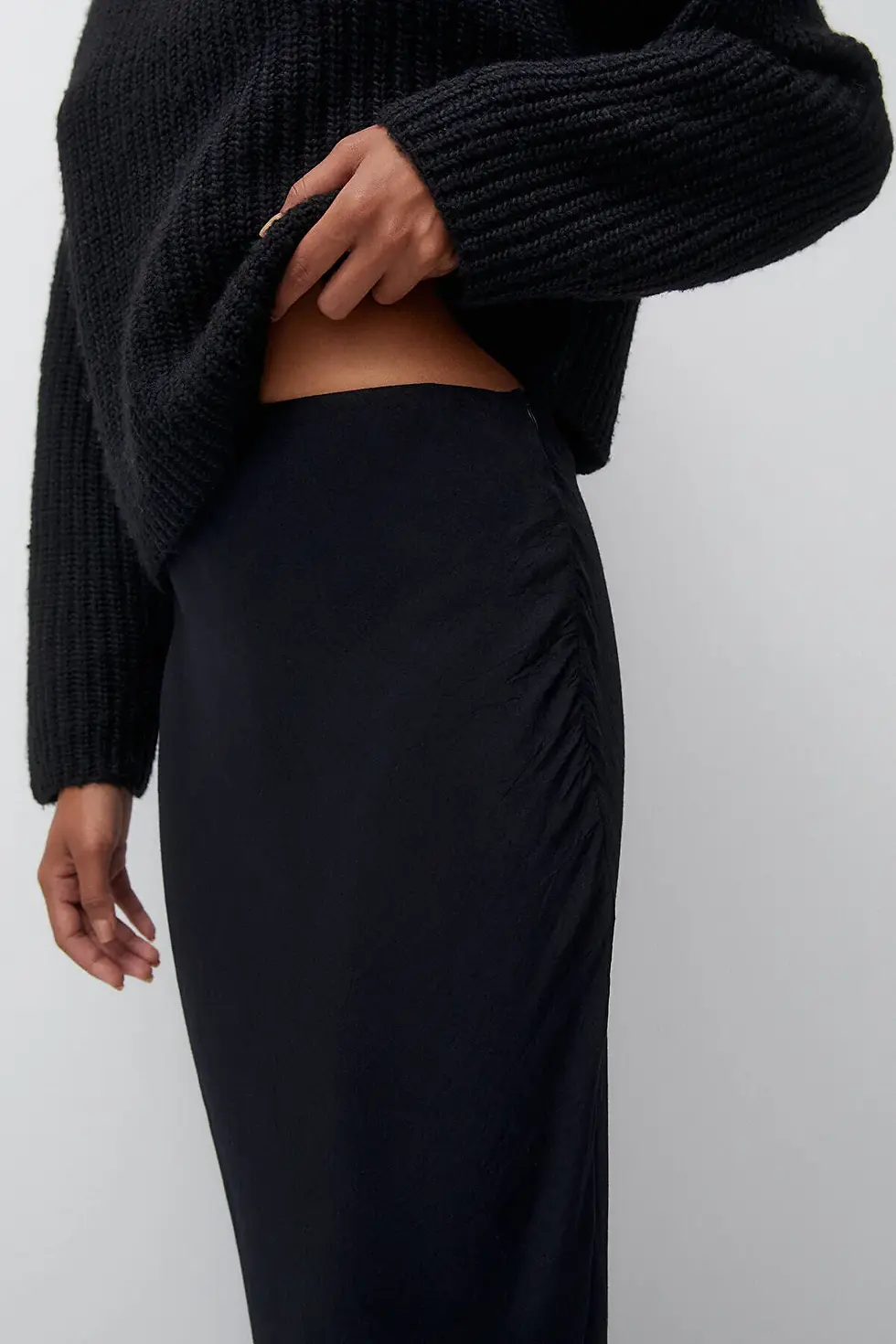 Thumbnail: Pull & Bear Dökümlü midi etek