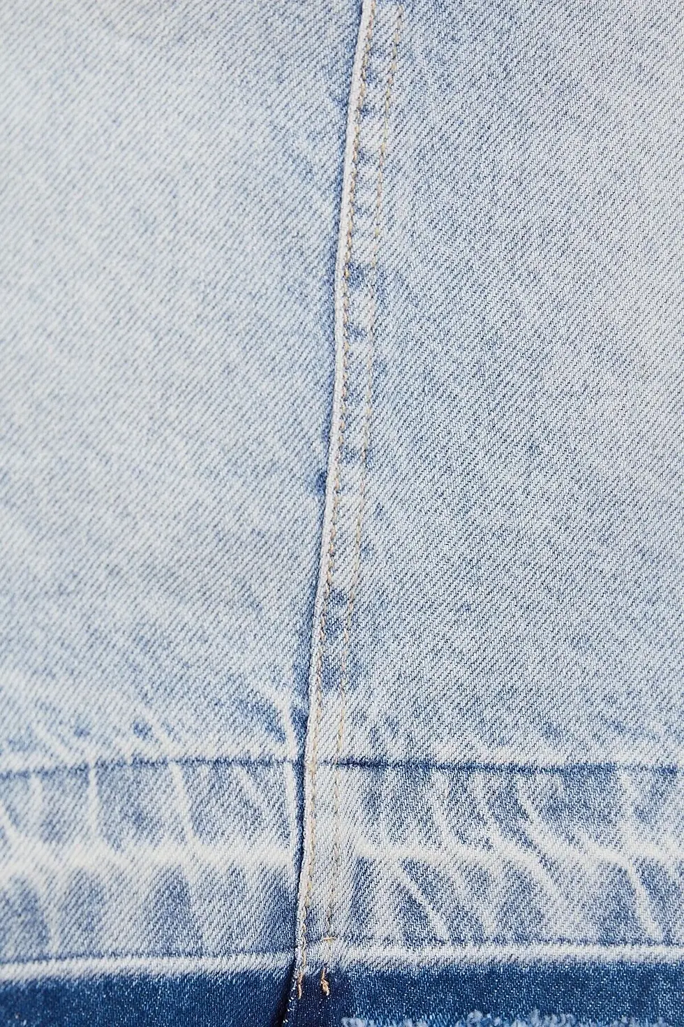 Thumbnail: Bershka Yan yırtmaçlı denim etek