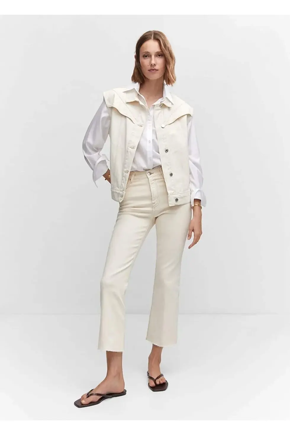 Миниатюра: Mango İspanyol paçalı kısa jean pantolon