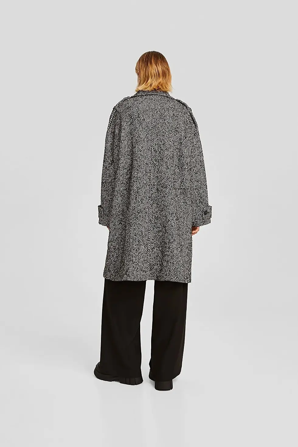 Thumbnail: Bershka Kruvaze sentetik yün kaban