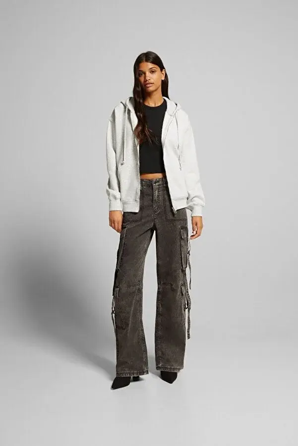 Thumbnail: Bershka Fermuarlı oversize kapüşonlu sweatshirt