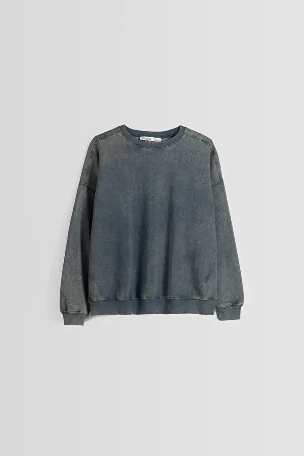 Thumbnail: Bershka Kapüşonlu oversize fit sweatshirt