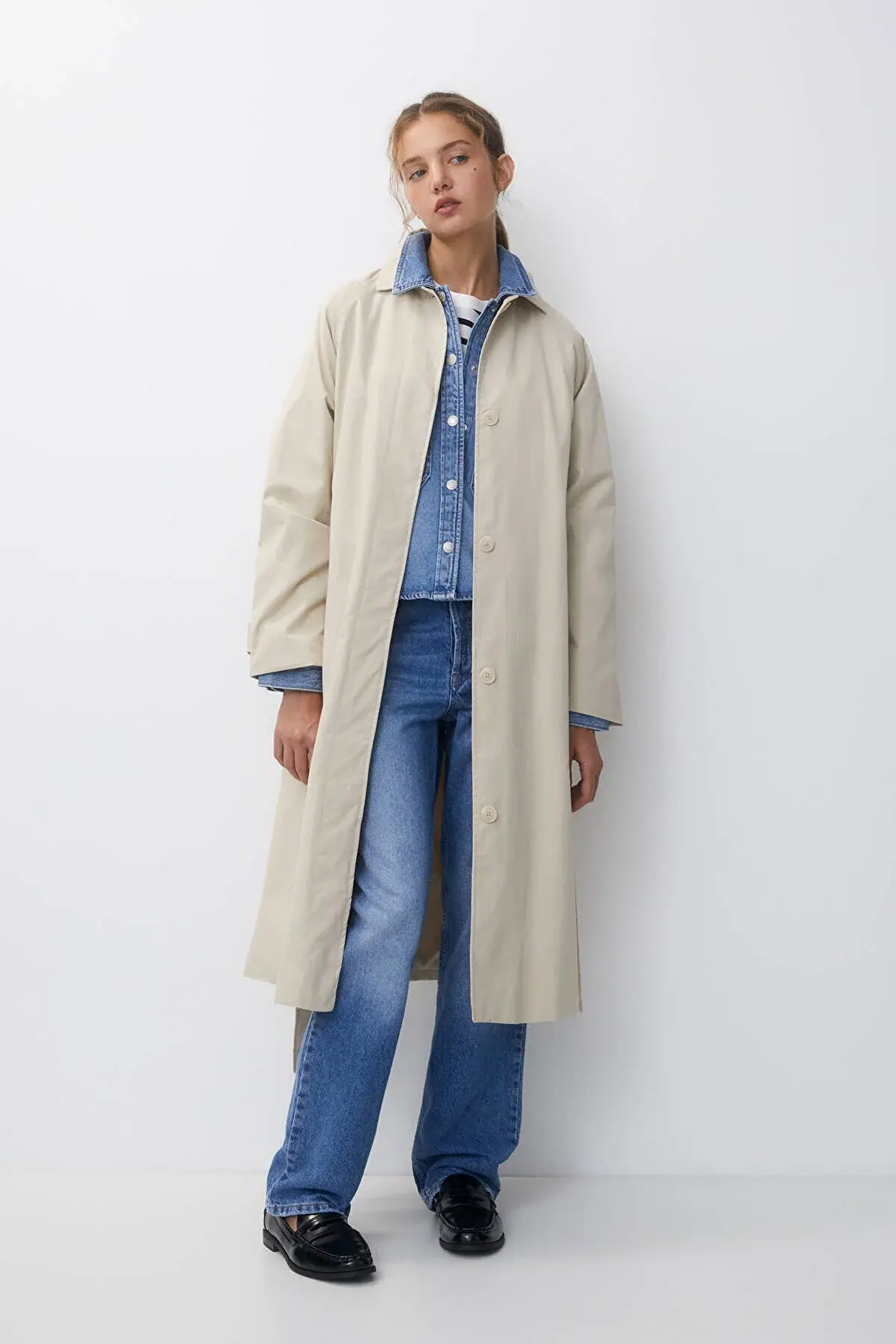 Pull & Bear Uzun kemerli trençkot