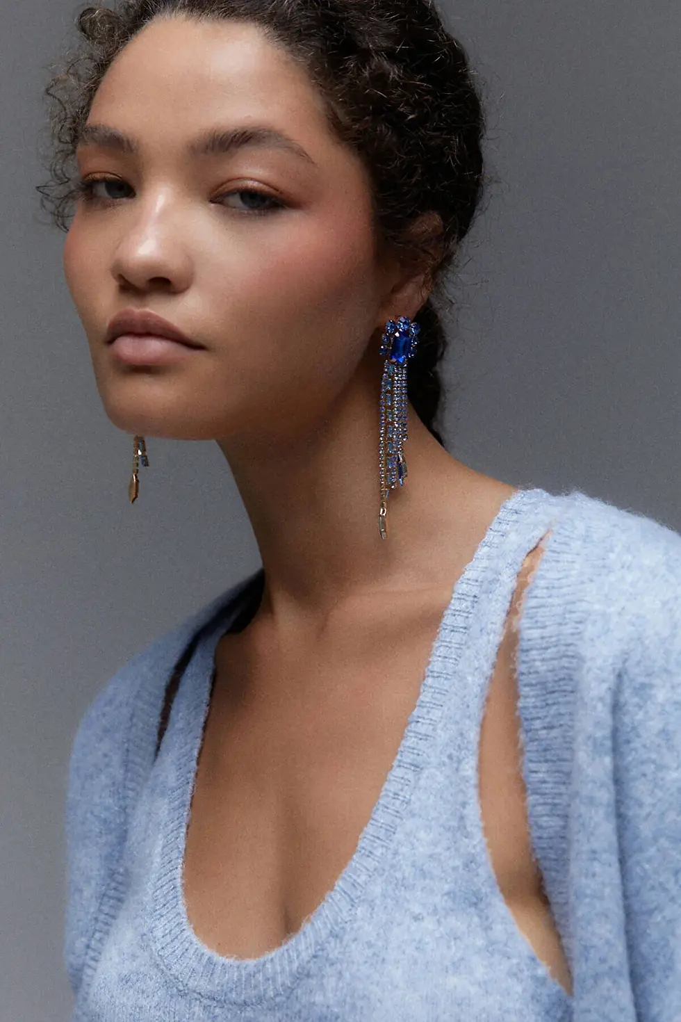 Thumbnail: Pull & Bear Taşlı ve sallantılı küpe