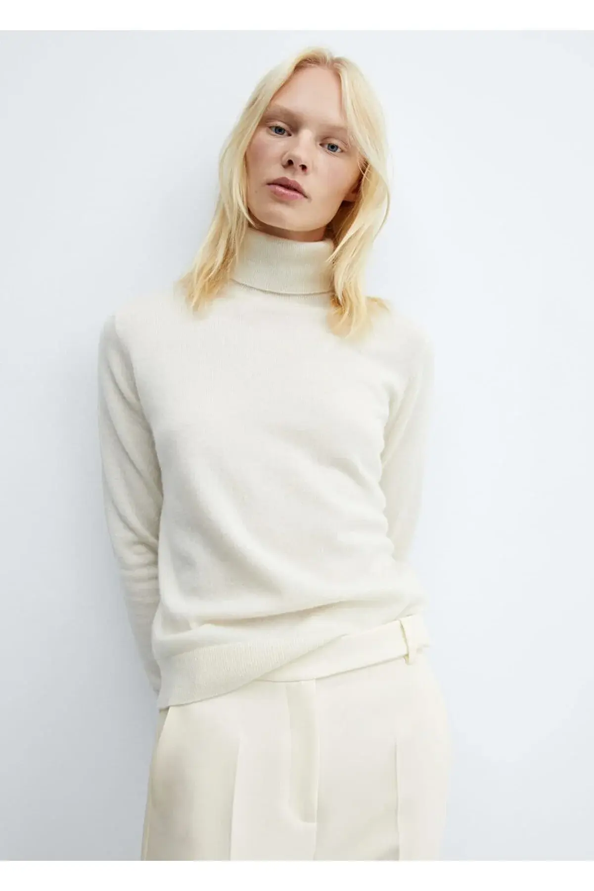 Mango Yırtmaç detaylı düz kesim pantolon