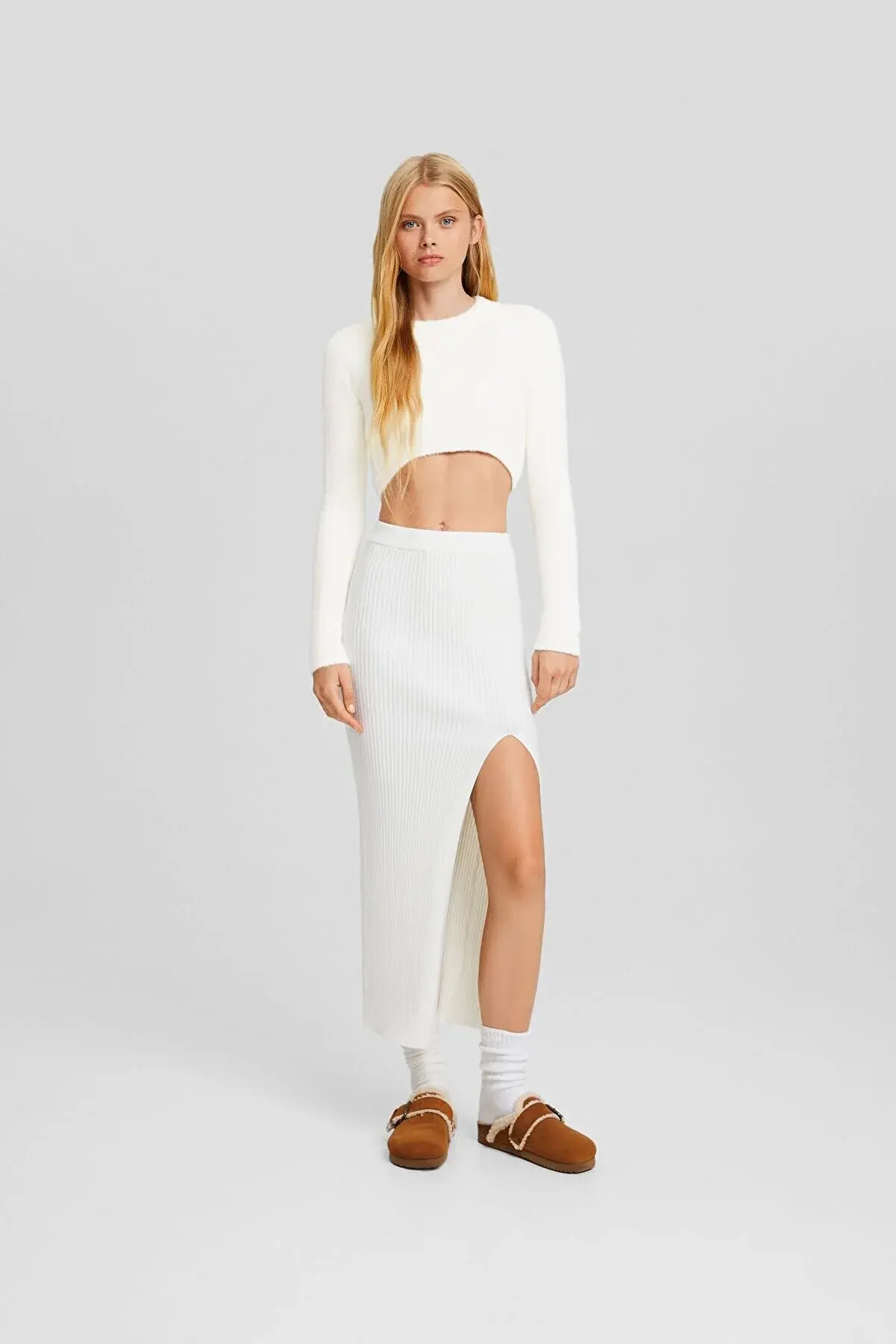 Bershka Suni Yünlü Crop Fit Kazak