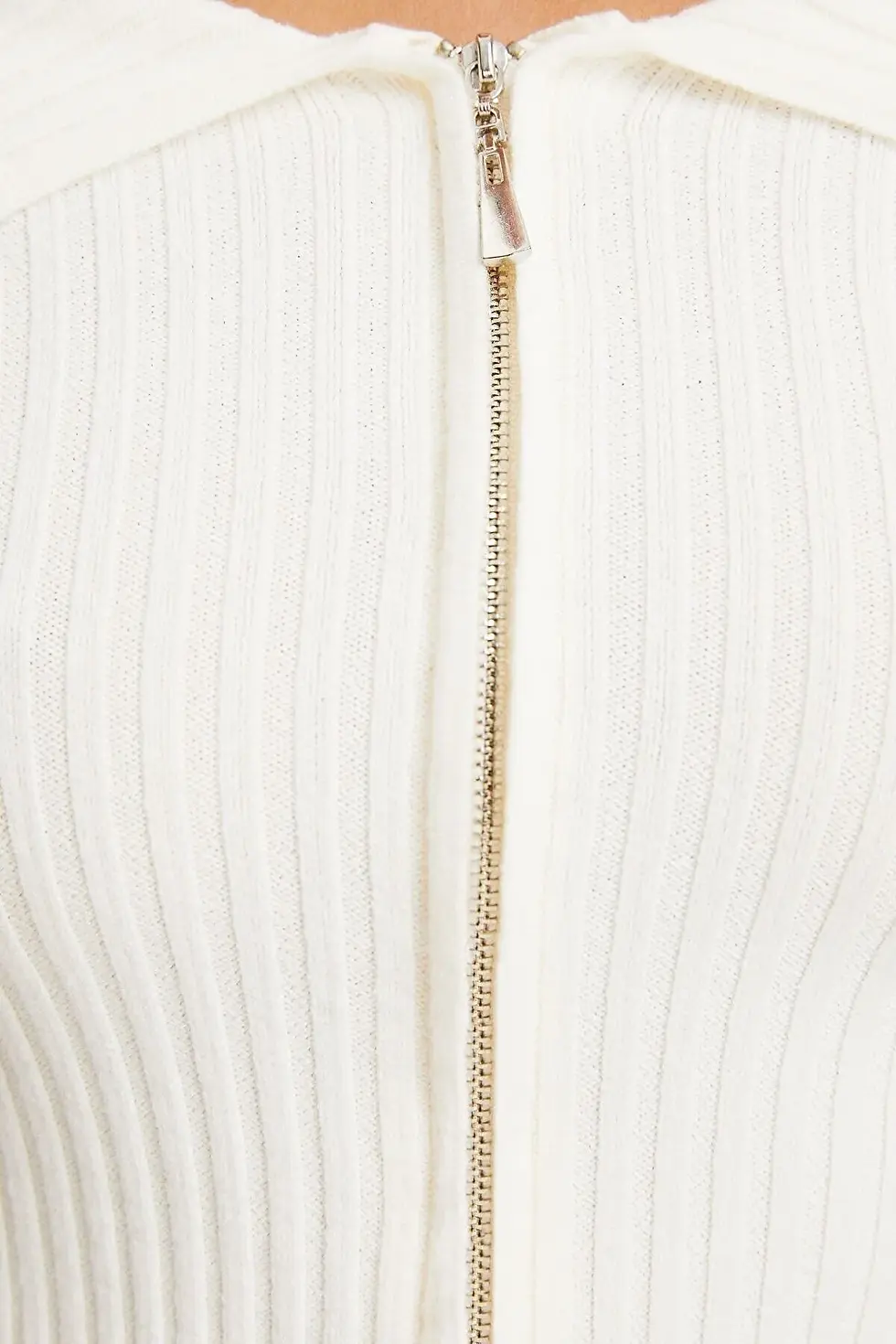 Thumbnail: Bershka Kayık yaka fermuarlı hırka