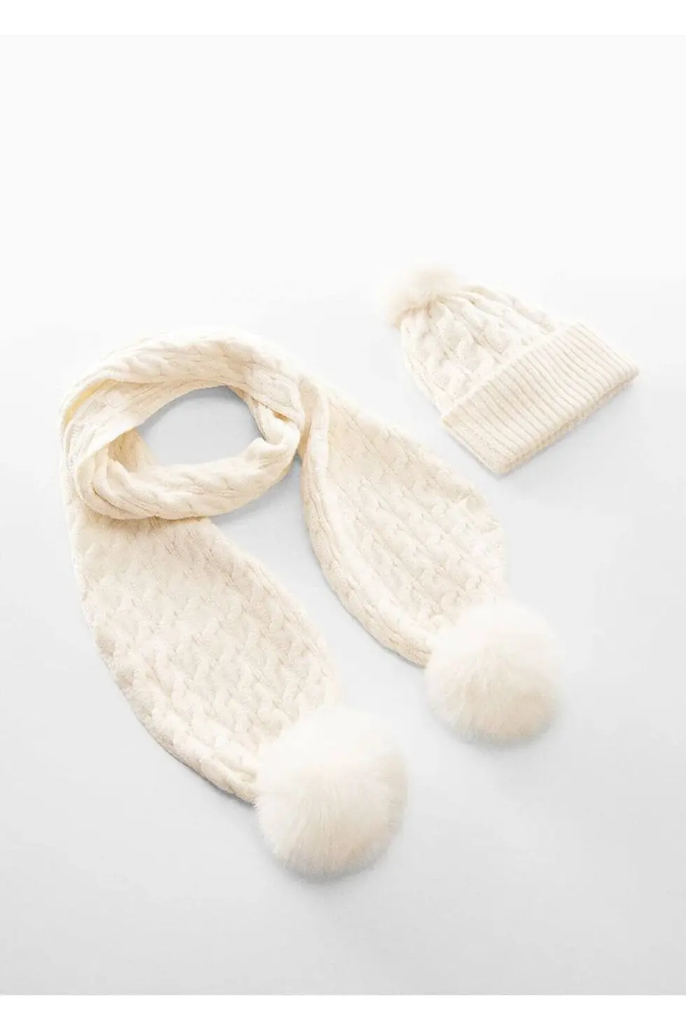 Thumbnail: MANGO Kids Ponponlu örgü şal