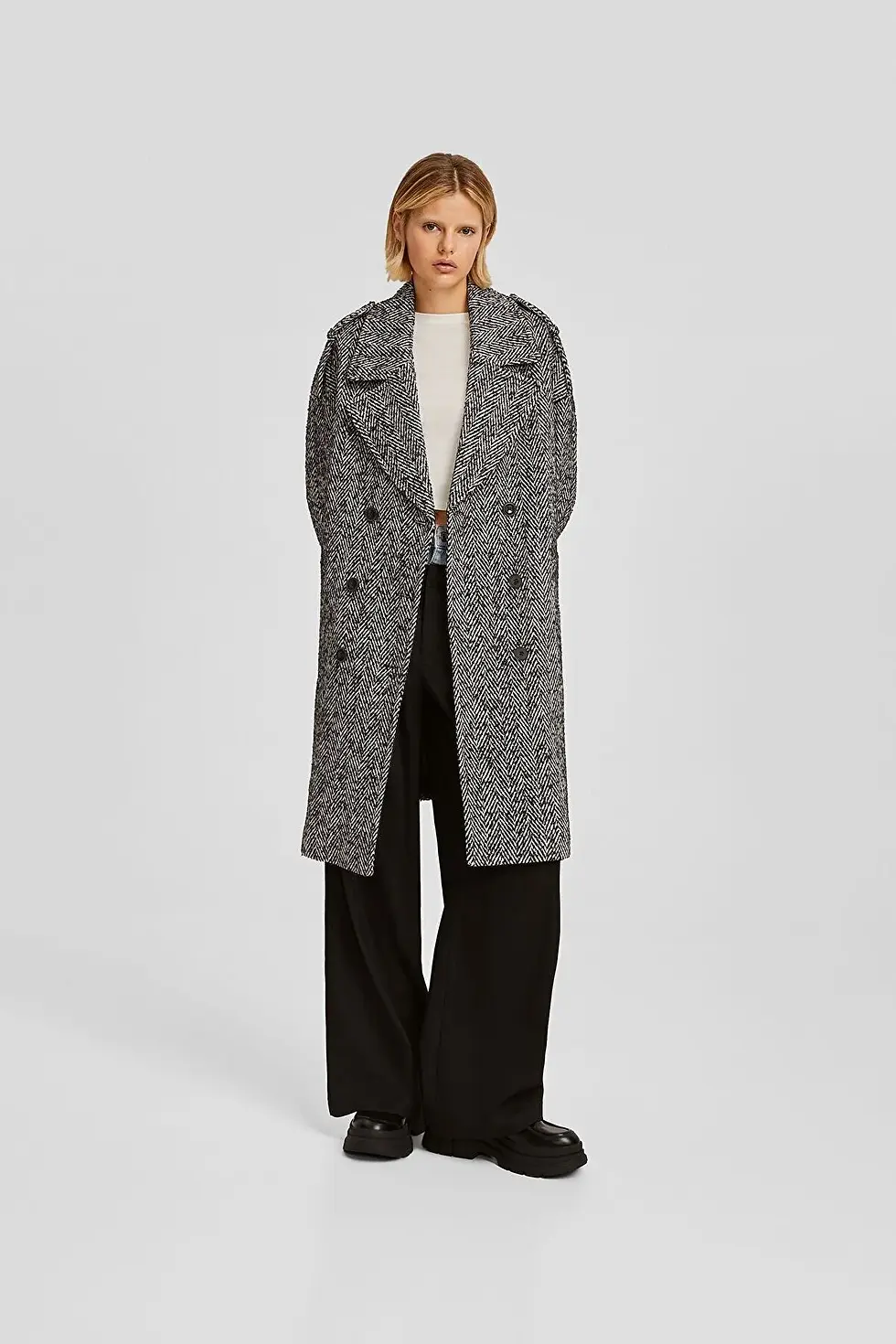 Thumbnail: Bershka Kruvaze sentetik yün kaban