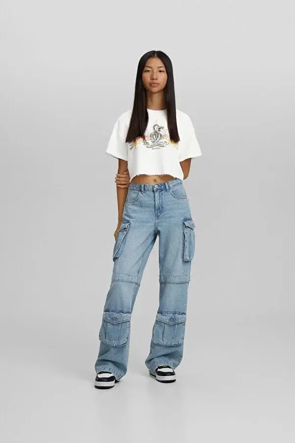 Миниатюра: Bershka Kısa kollu desenli crop sweatshirt