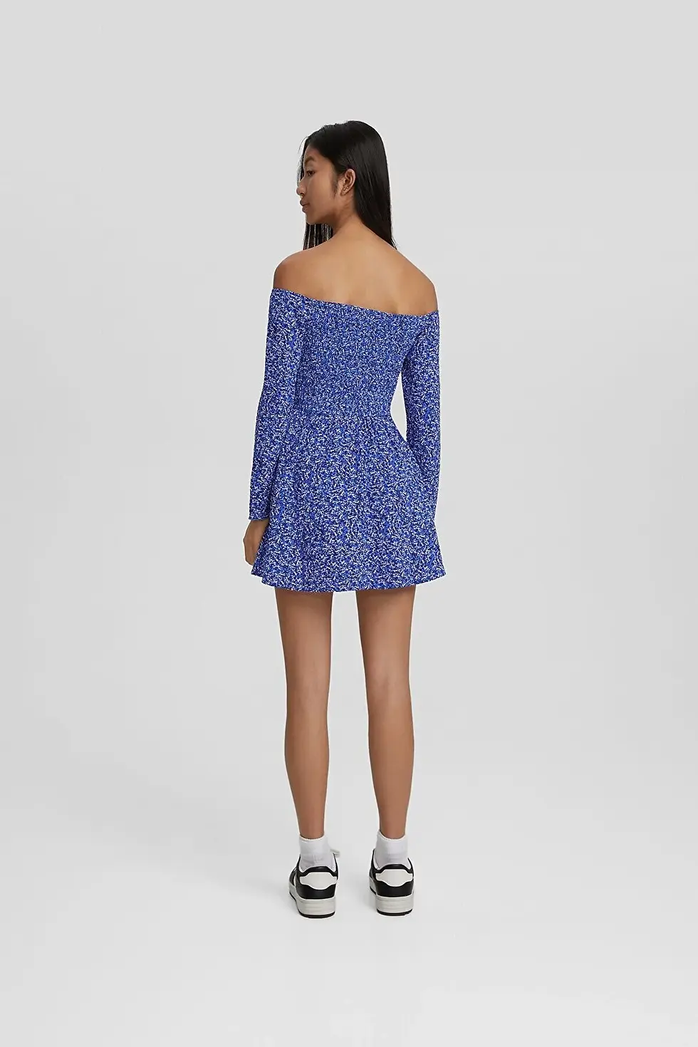 Thumbnail: Bershka Çiçek desenli açık omuzlu uzun kollu mini elbise